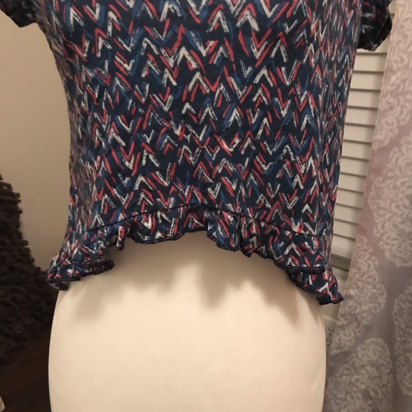 Flowy Crop Top 🌞 - Picture 4 of 5